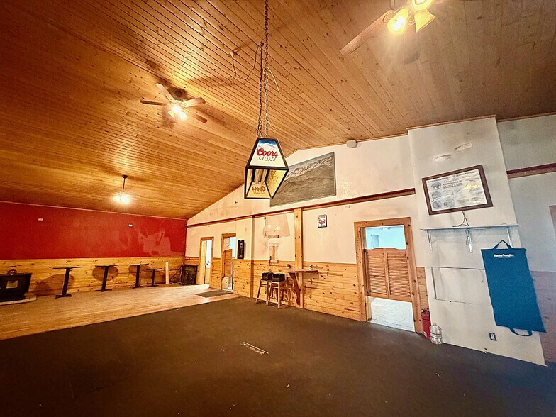More Photos Of 479 6th Street St, Wells General Retail For Sale