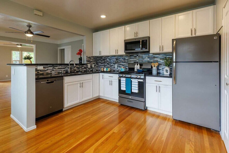 More Photos Of 325-327 Hawthorne Ave, Palo Alto Apartments For Sale