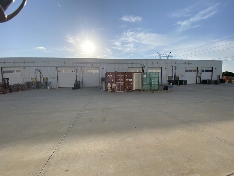 More Photos Of 4200 28th Ave, Norman Warehouse For Sale