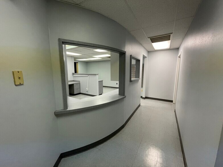More Photos Of 11325 Pembrooke Sq, Waldorf Medical For Lease