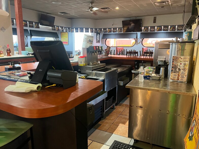 More Photos Of 637 NW 32nd St, Newcastle Restaurant For Sale