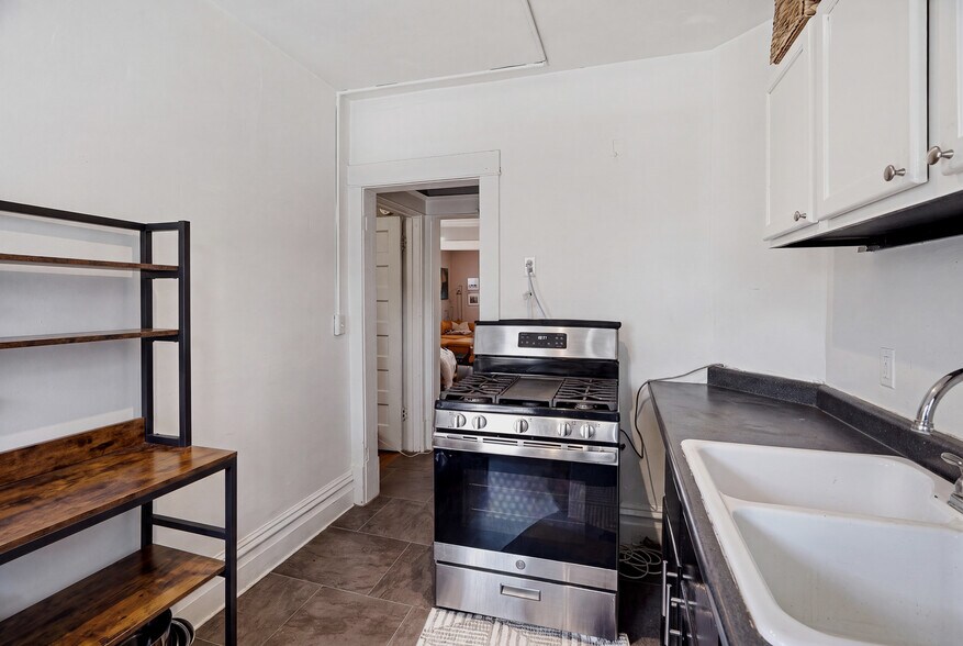 More Photos Of 2641 Lyndale Ave S, Minneapolis Apartments For Sale