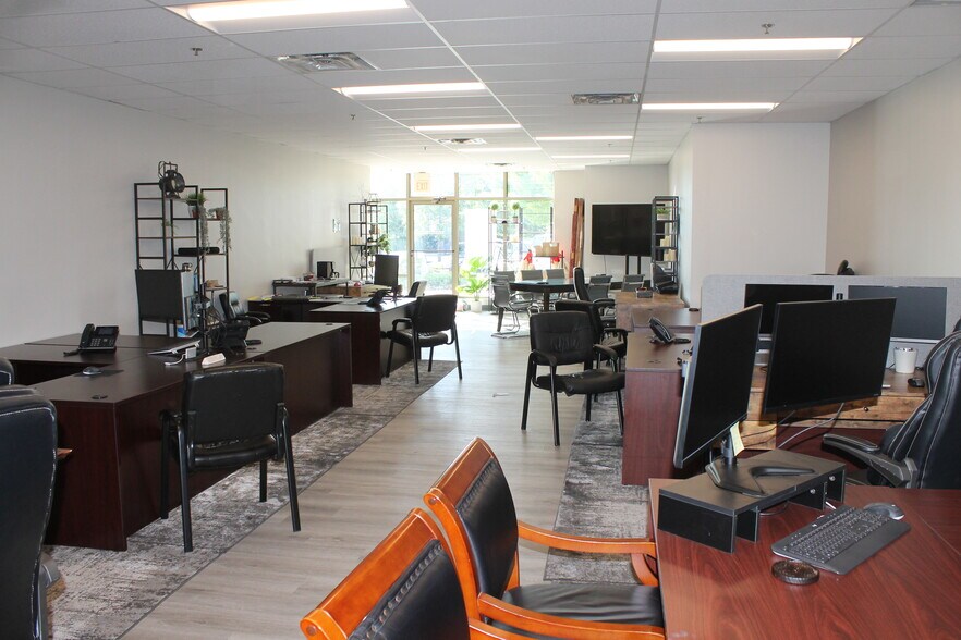 More Photos Of 40W222 Lafox Rd, St Charles Medical For Lease