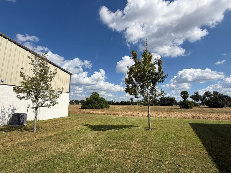 More Photos Of 6860 28th St Cir, Sarasota Warehouse For Sale
