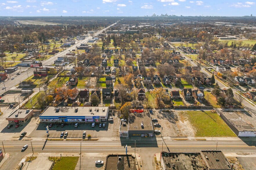 More Photos Of 7606 E 7 Mile Rd, Detroit Storefront For Sale