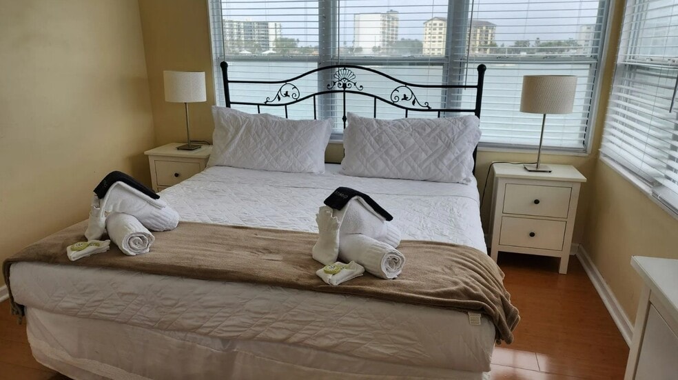 More Photos Of 621 Bay Esplanade, Clearwater Hotel For Sale