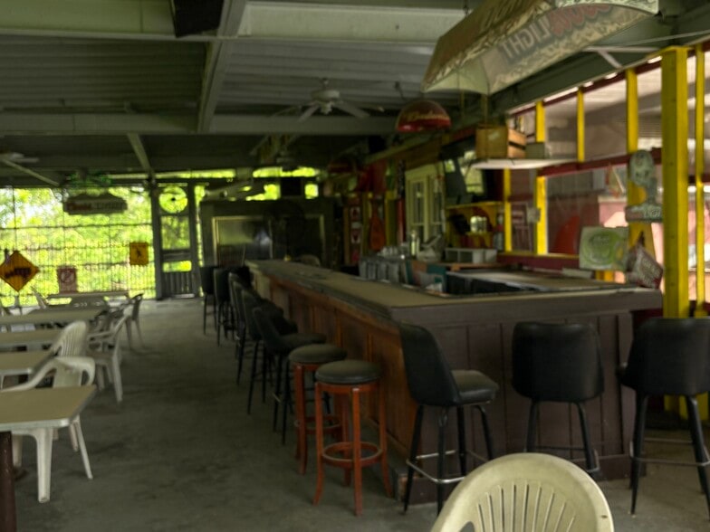 More Photos Of 4285 N Delaware Dr, Mount Bethel Restaurant For Sale