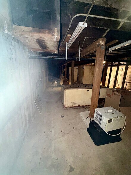 More Photos Of 479 6th Street St, Wells General Retail For Sale