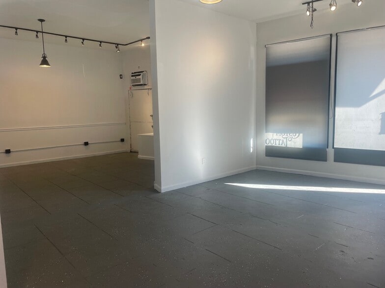 More Photos Of 161-163 S Crescent Heights Blvd, Los Angeles Storefront Retail Residential For Lease