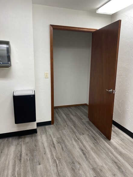 More Photos Of 3420 S Purdue St, Oklahoma City Warehouse For Lease