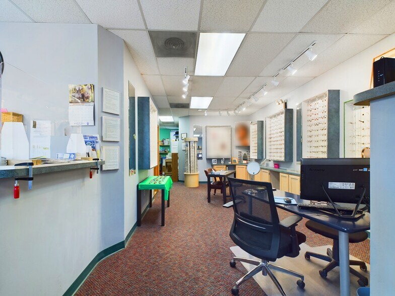 More Photos Of 10501 Academy Rd, Philadelphia Medical For Sale