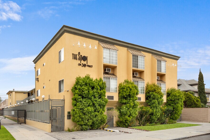 Primary Photo Of 721 W 30th St, Los Angeles Apartments For Sale