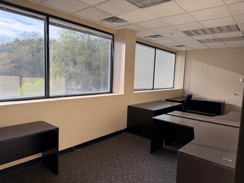 More Photos Of 5955 Shiloh Rd E, Alpharetta Office For Lease