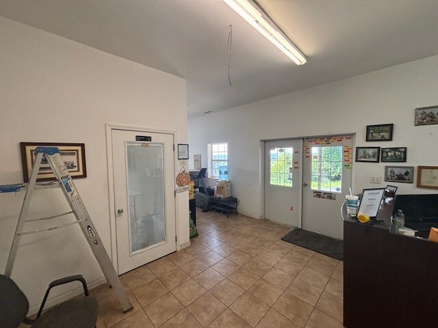 More Photos Of 5330 1250 S, Haubstadt Veterinarian Kennel For Sale