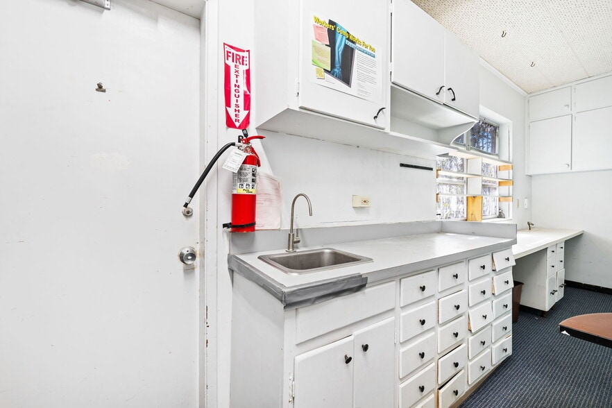 More Photos Of 1130 Bayview Dr, Fort Lauderdale Medical For Lease