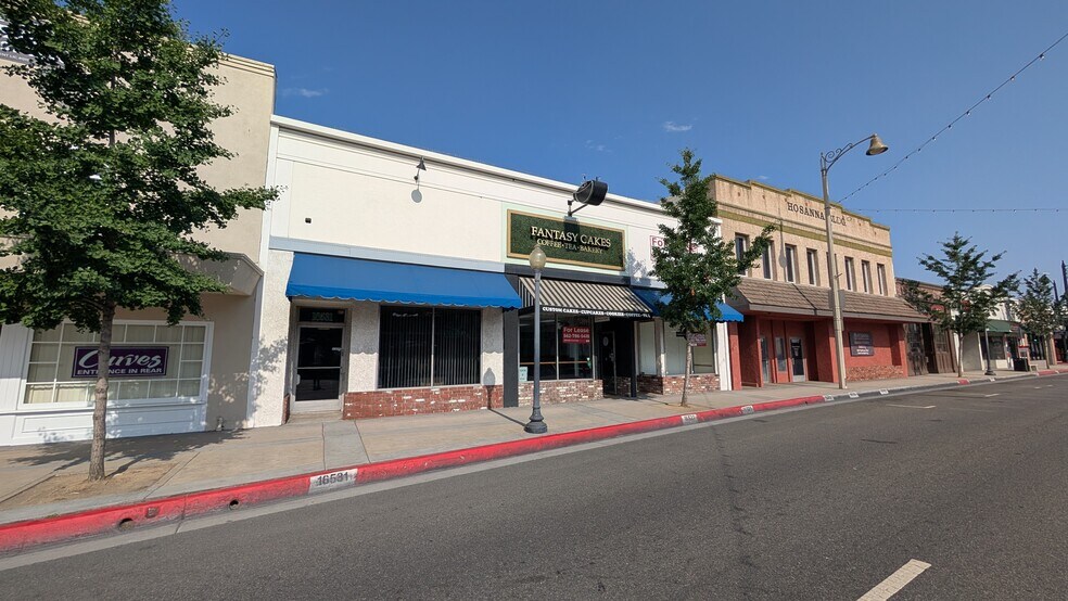 More Photos Of 16527 Bellflower Blvd, Bellflower Storefront For Sale