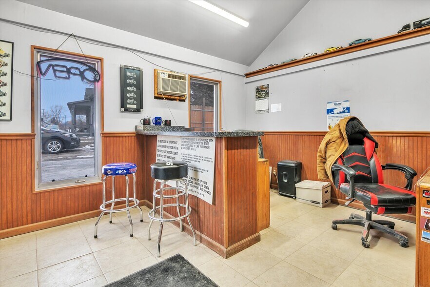 More Photos Of 9846 E Grand River Ave, Brighton Service For Sale