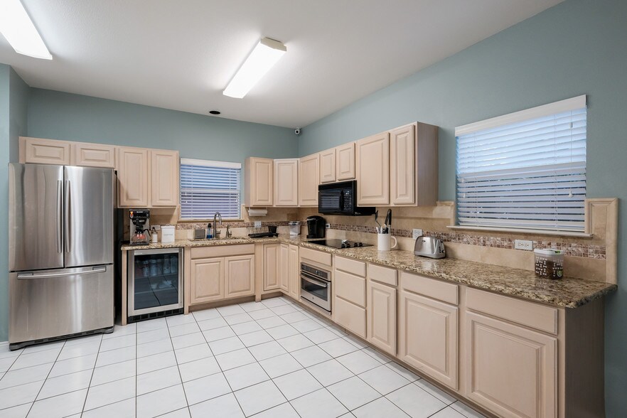 More Photos Of 13003 Jones Maltsberger Rd, San Antonio Loft Creative Space For Lease