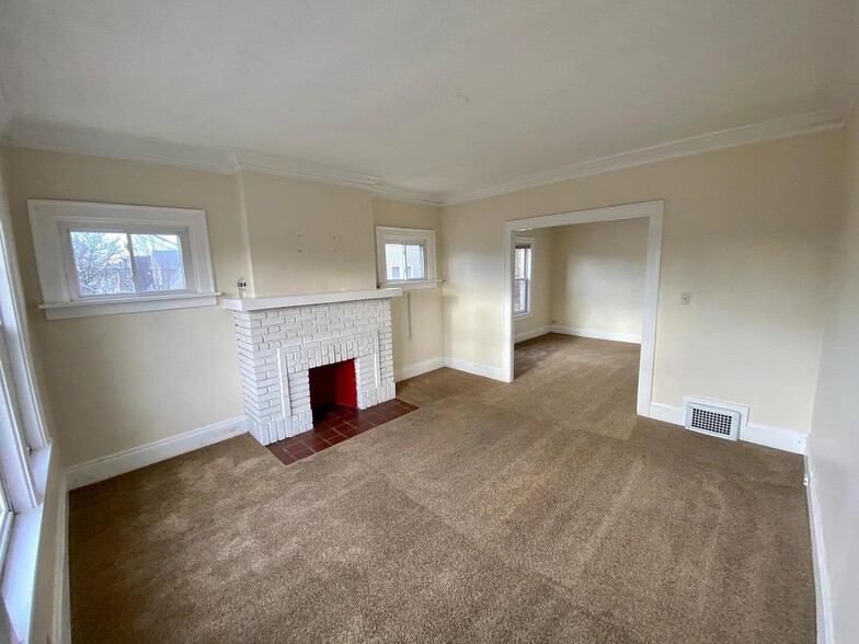More Photos Of 17020 Madison Ave, Lakewood Flex For Sale