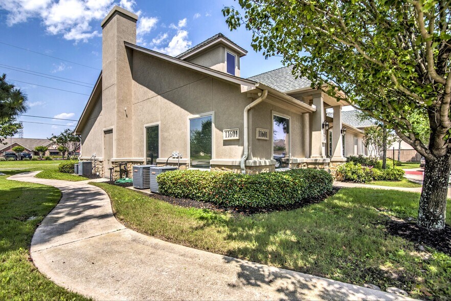 More Photos Of 11601 Spring Cypress Rd, Tomball Medical For Sale