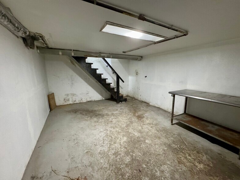 More Photos Of 637 Rogers Ave, Brooklyn Storefront Retail Residential For Lease