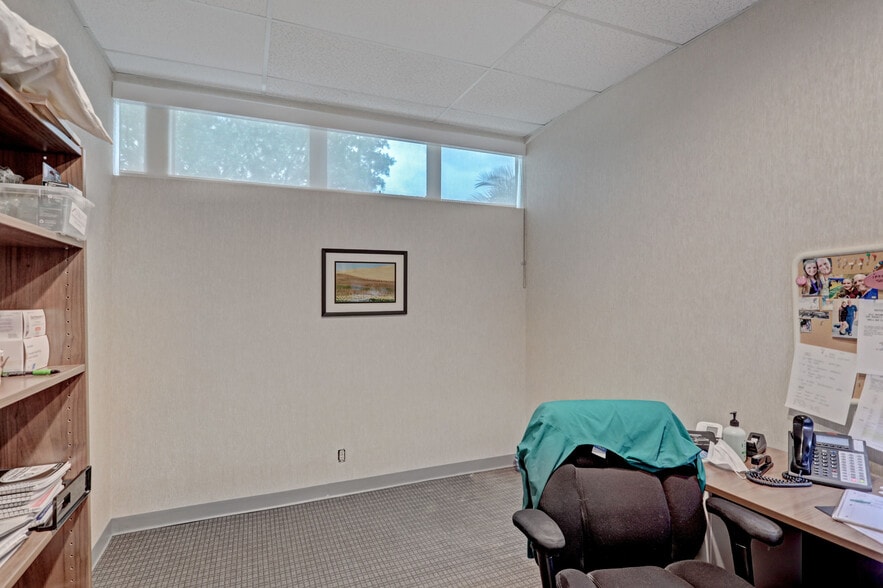 More Photos Of 3537 Forest Hill Blvd, West Palm Beach Medical For Lease