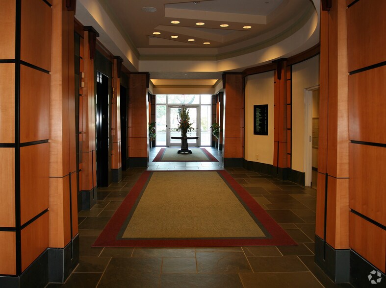 More Photos Of 110 Oakwood Dr, Winston-Salem Office For Lease