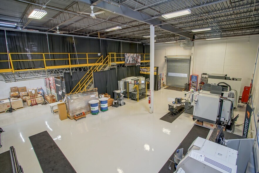 More Photos Of 16 Park Way, Upper Saddle River Warehouse For Lease