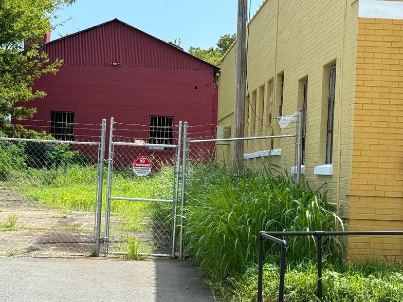 More Photos Of 321 S Jefferson Ave, Eatonton Industrial For Sale