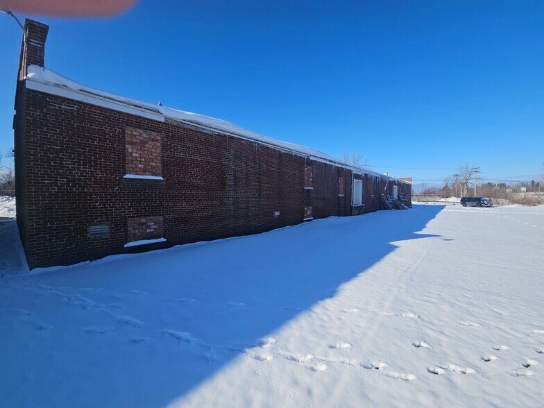 More Photos Of 51 Bank St, Orchard Park Warehouse For Sale