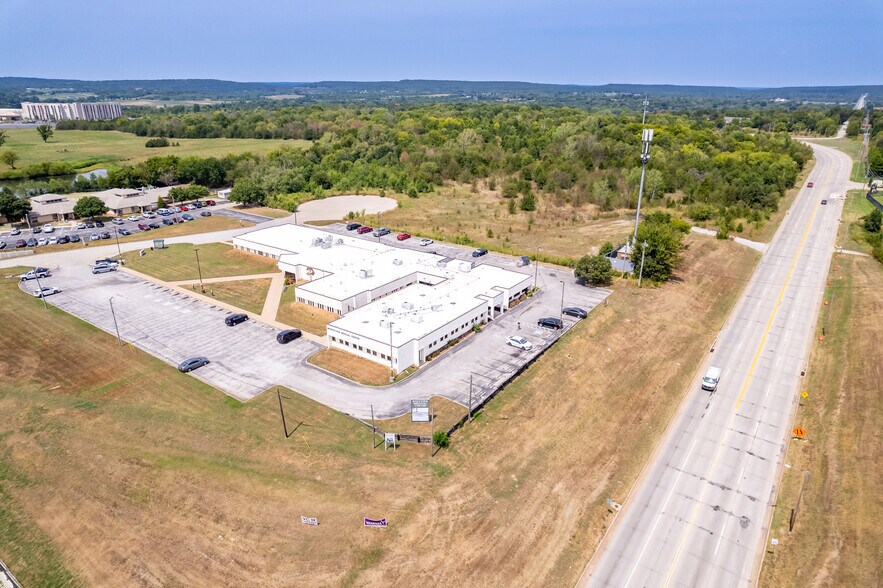 More Photos Of 3604-3606 N Martin Luther King Jr Blvd, Tulsa Medical For Lease