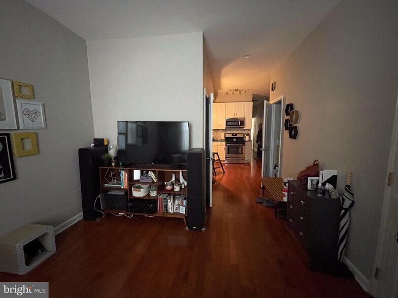 More Photos Of 1718 Snyder Ave, Philadelphia Apartments For Sale