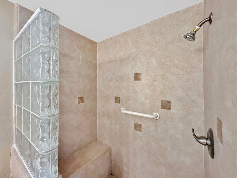 More Photos Of 7736 Sugar Dr, Huntington Beach Apartments For Sale