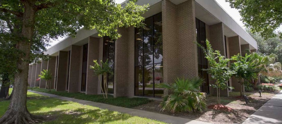 Primary Photo Of 4021A Ambassador Caffery Pky, Lafayette Office For Lease