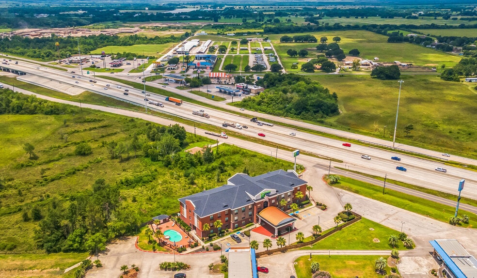 More Photos Of 46300 Interstate 10, Winnie Hotel For Sale