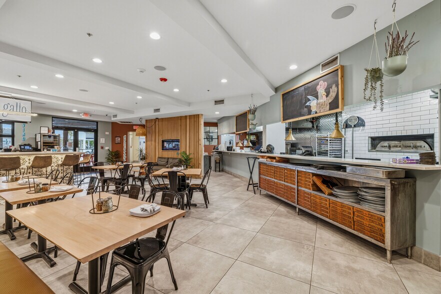 More Photos Of 402 Center St, Lewiston Restaurant For Lease