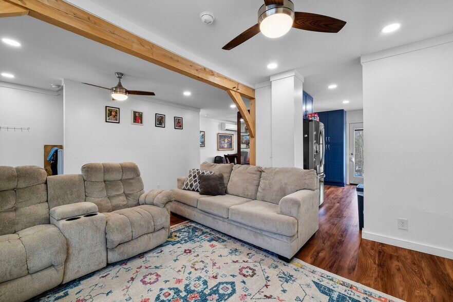 More Photos Of 180 Main St, North Woodstock Hotel For Sale