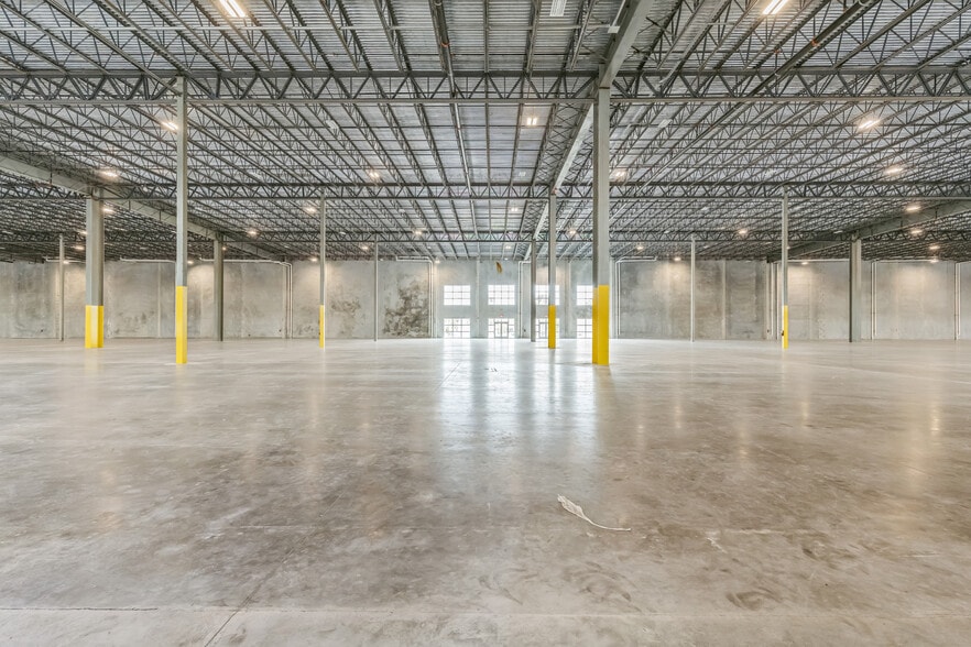 More Photos Of 6505 NW 167th St, Hialeah Unknown For Lease