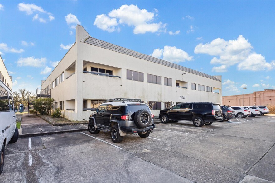 More Photos Of 17041 El Camino Real, Houston Office Residential For Sale