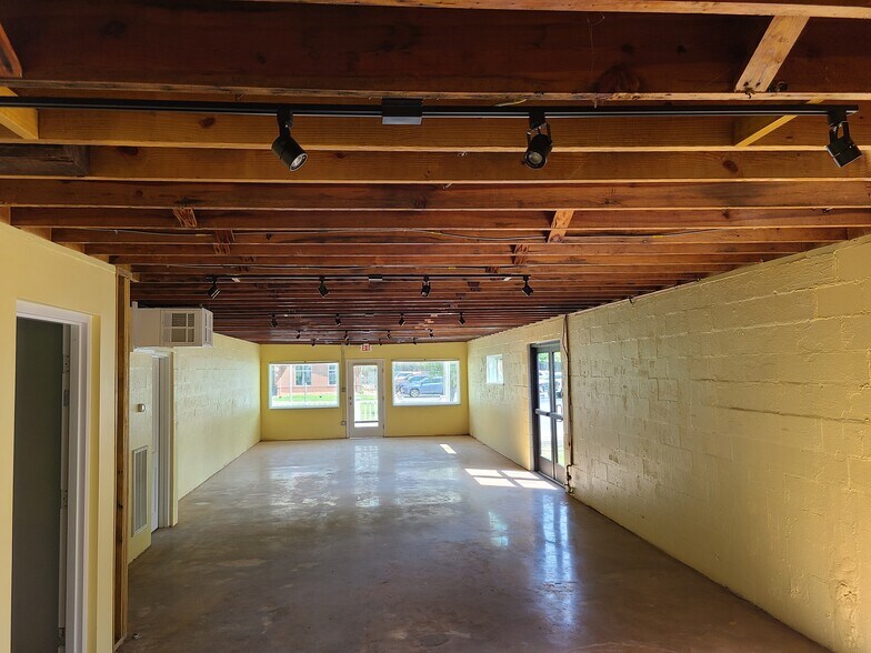 More Photos Of 12-16 S Pine St, Wendell General Retail For Sale