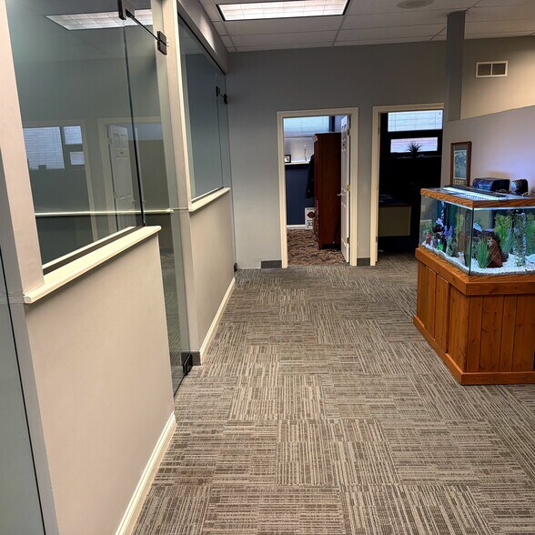 More Photos Of 20102 Center Ridge Rd, Rocky River Office For Lease