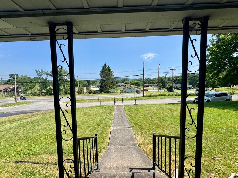 More Photos Of 1388 Ritter Dr, Daniels Freestanding For Sale