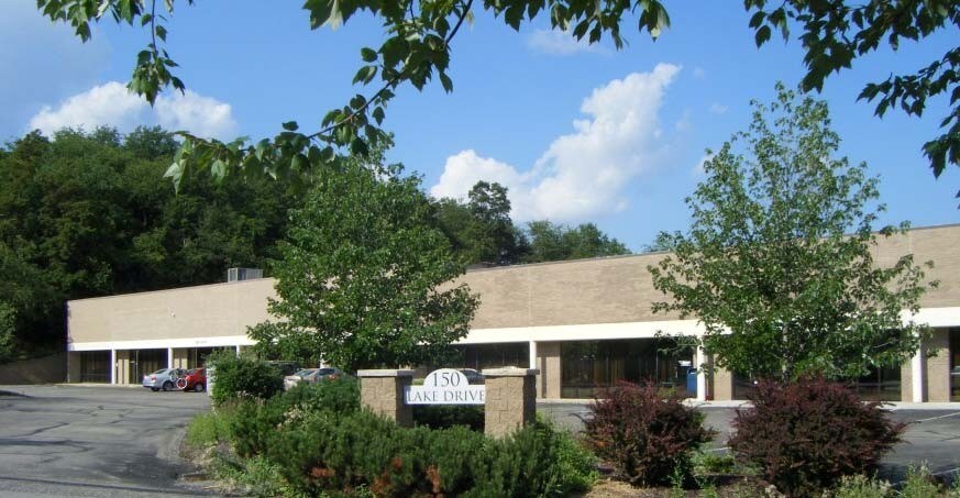 More Photos Of 150 Lake Dr, Wexford Research And Development For Lease