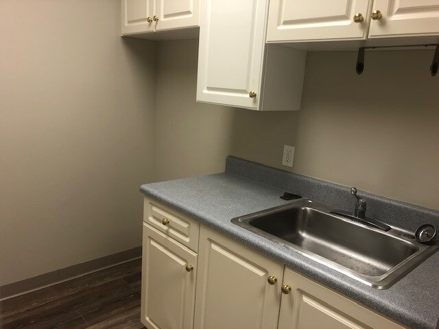 More Photos Of 124 E Miracle Strip Pky, Mary Esther Office For Lease