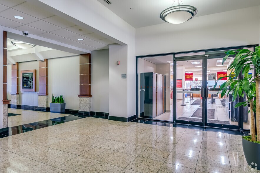 More Photos Of 2675 N Mayfair Rd, Wauwatosa Office For Lease