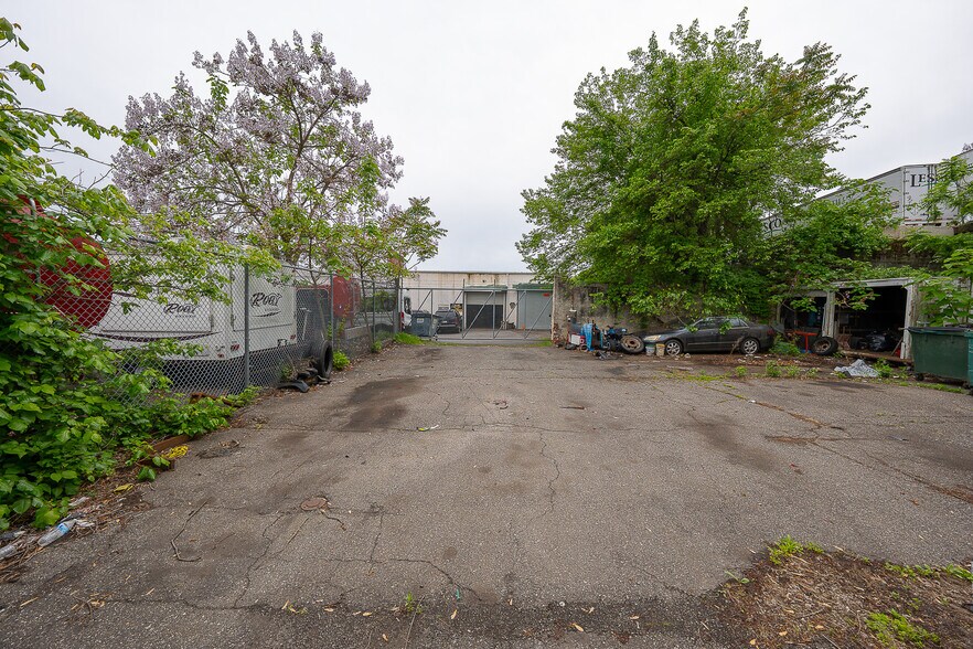 More Photos Of 175 W Wellens Ave, Philadelphia Warehouse For Sale
