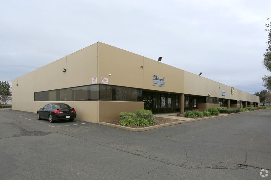 More Photos Of 1103 N B St, Sacramento Flex For Lease