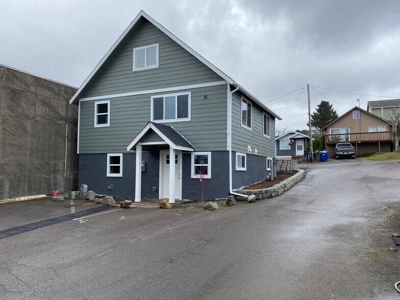 More Photos Of 1333 NE Keel Ave, Lincoln City Specialty For Sale