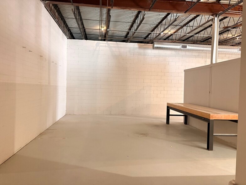 More Photos Of 901 N West St, Raleigh Showroom For Lease