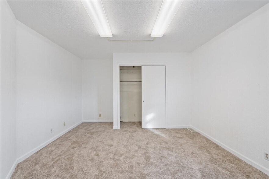 More Photos Of 601 E Lincolnway, Cheyenne Storefront Retail Residential For Sale